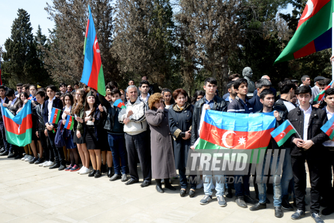 Azerbaijan buries its martyrs. Azerbaijan, Baku, 11 apr. 2016